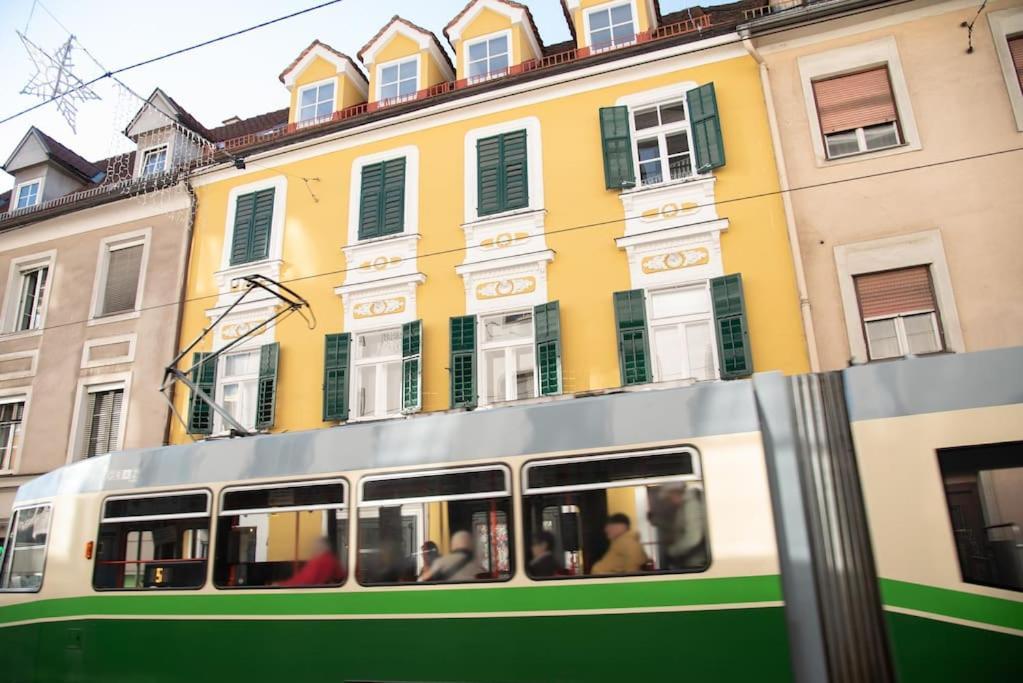 Ferienwohnung Penthouse Mit Altstadtflair Graz Exterior foto